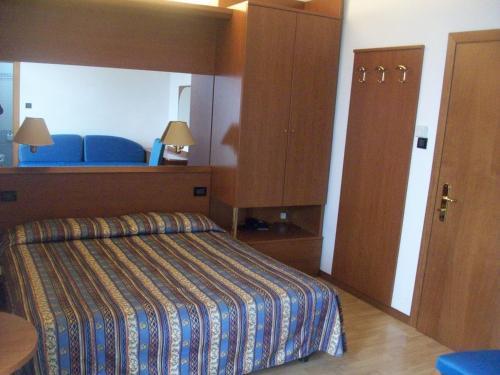 Mondial Hotel