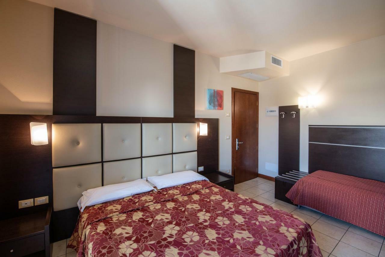 Mondial Hotel