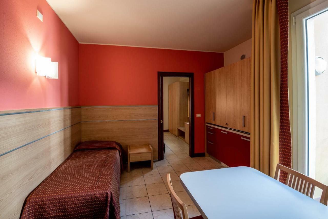 Hotel Mondial 3*